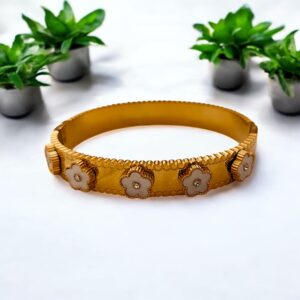 Fevyn Gold Plated Stainless Steel Openable Bracelet Petal Crystal